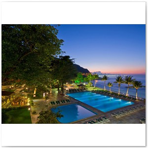 NIGHT SWIMMING POOL